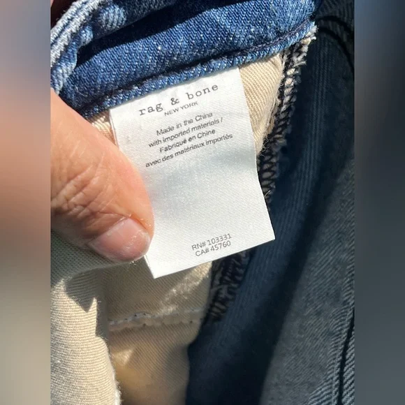 rag & bone
Rosa Mid-Rise Boyfriend Jeans - Picture 13 of 16